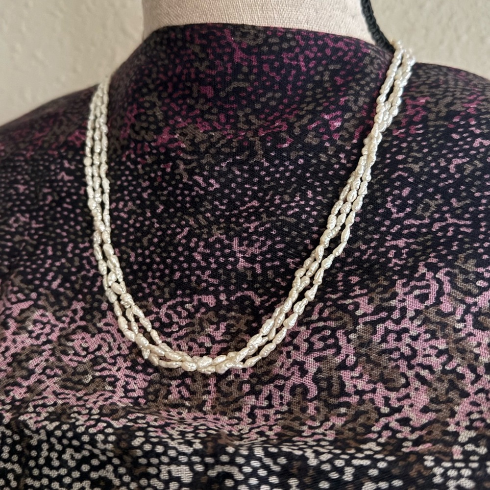 Elegant Pearl Necklace